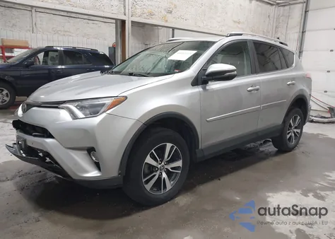 2018 Toyota Rav4 Xle z USA, uszkodzony, nr VIN 2T3RFREV7JW767579